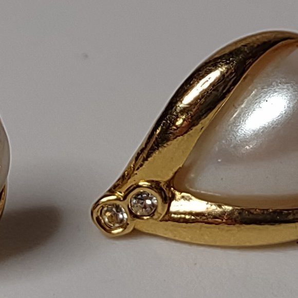 Gold Tone Teardrop Shaped Avon Earrings - Picture 5 of 12